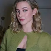 Lili Reinhart голая #0689