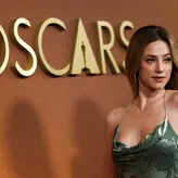 Lili Reinhart голая #0809