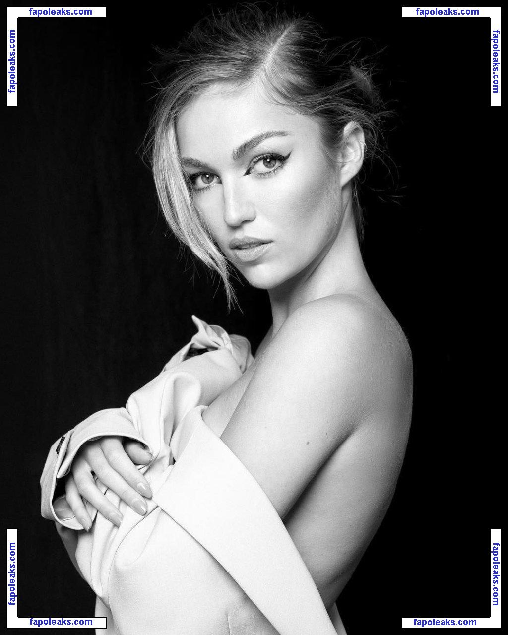 Lili Simmons / liliflower33 nude photo #0086 from OnlyFans