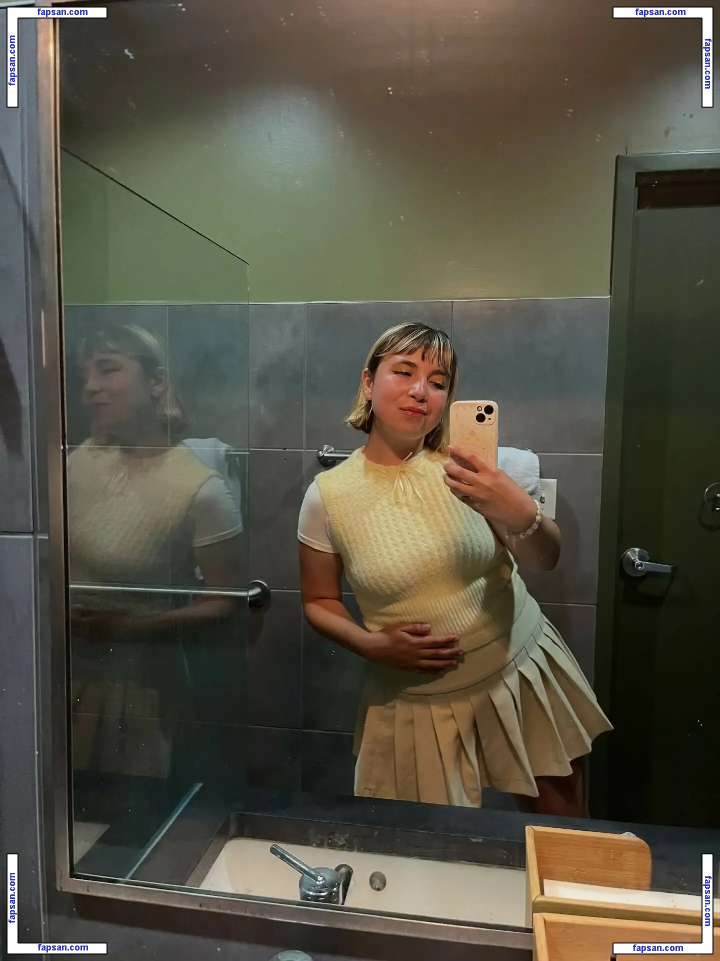 Lili Trifilio nude photo #0002 from OnlyFans