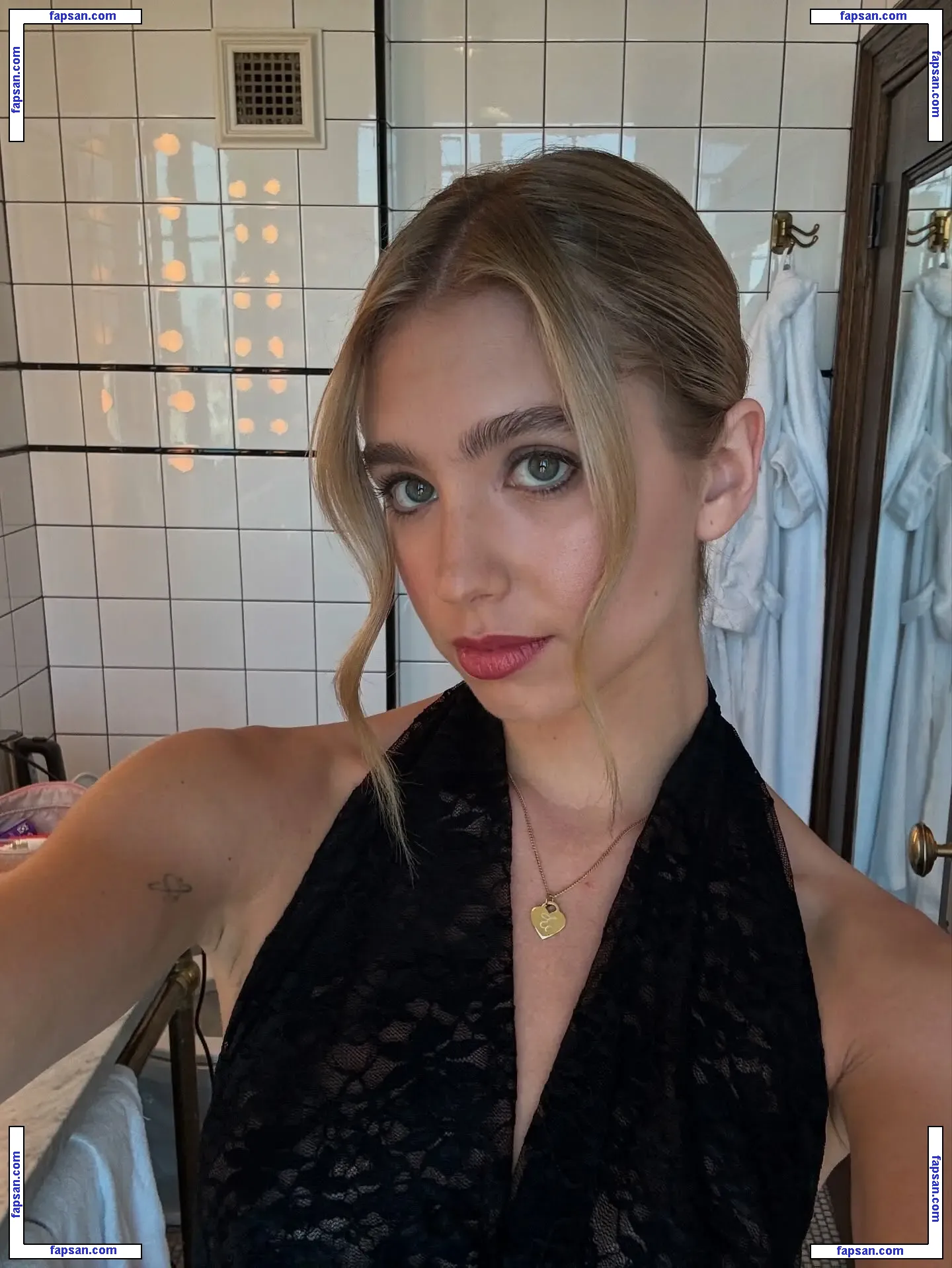 Lilia Buckingham nude photo #0022 from OnlyFans