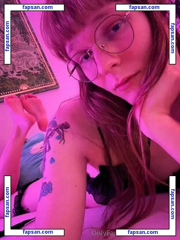 LilithStarfall nude photo #0011 from OnlyFans