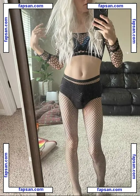 LilithStarfall nude photo #0015 from OnlyFans