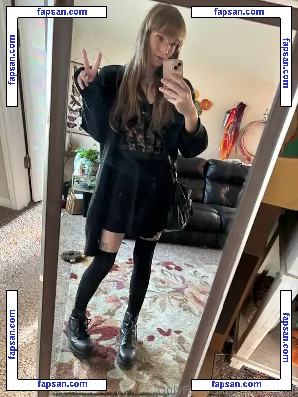 LilithStarfall nude photo #0016 from OnlyFans