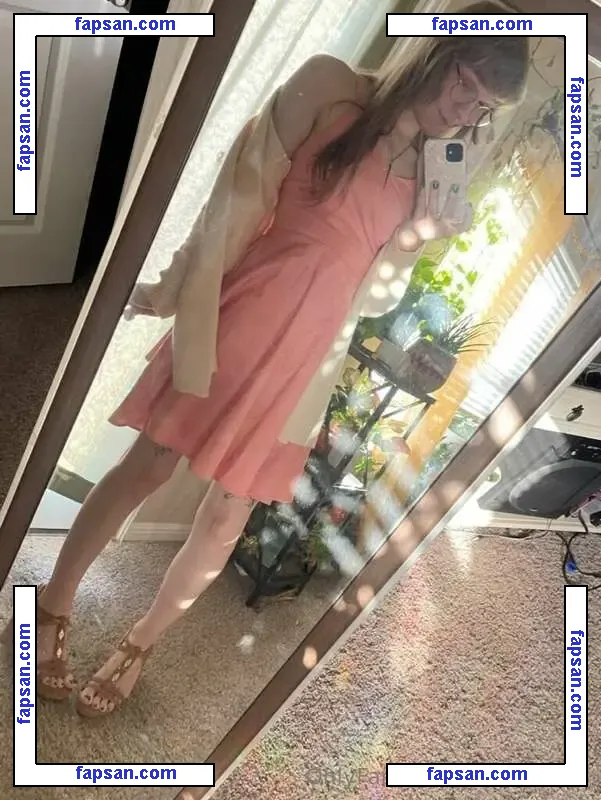 LilithStarfall nude photo #0018 from OnlyFans