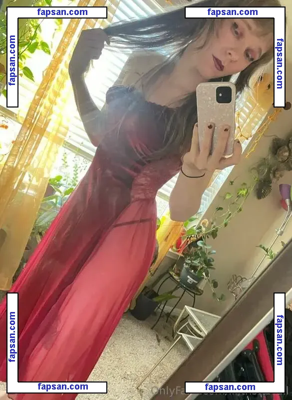 LilithStarfall nude photo #0024 from OnlyFans