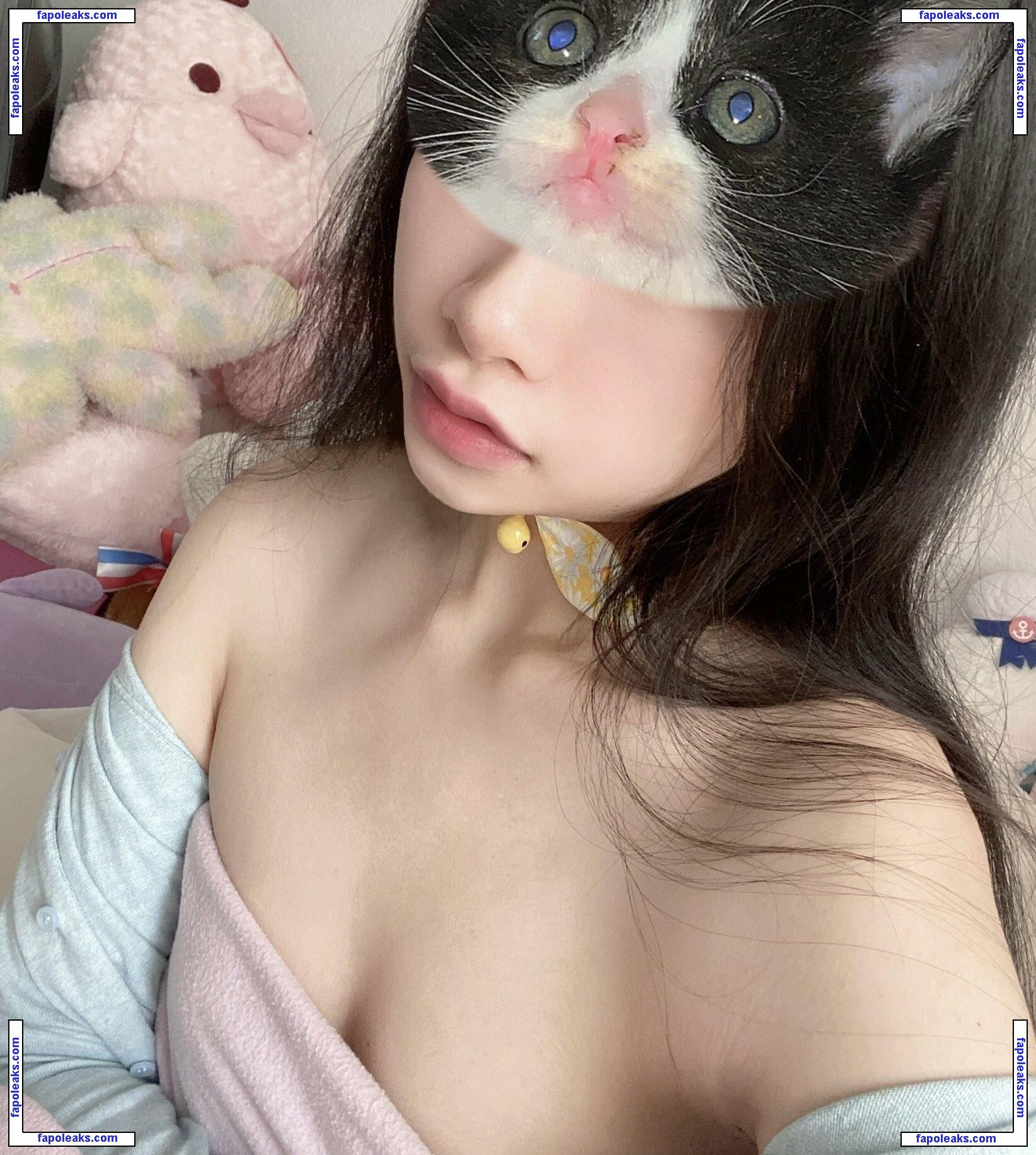 Lilkittenanya nude photo #0005 from OnlyFans