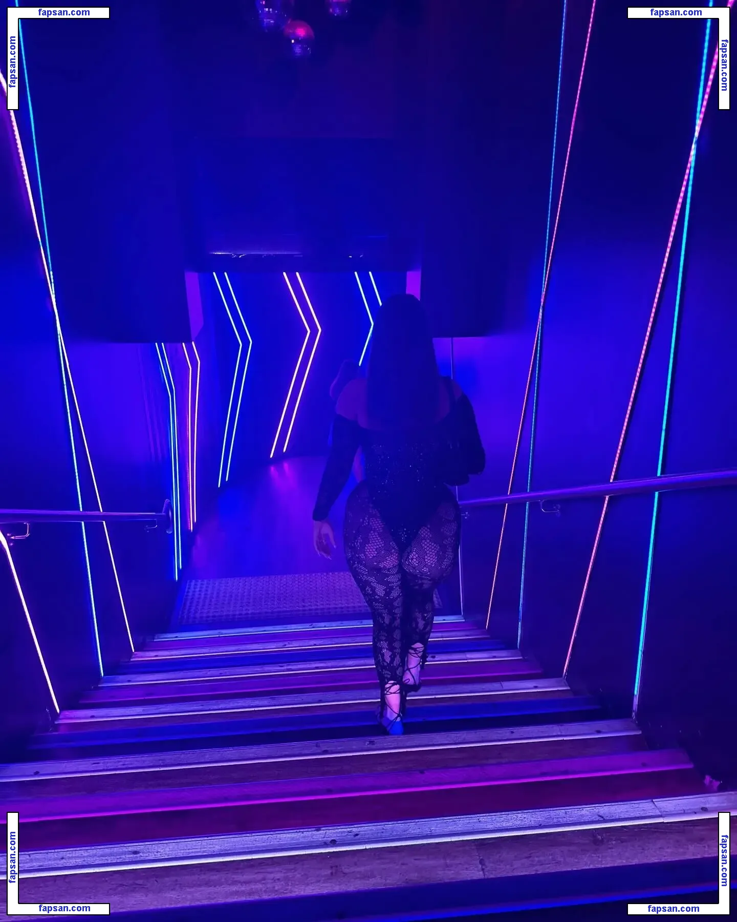 Lillyahna Solway nude photo #0007 from OnlyFans