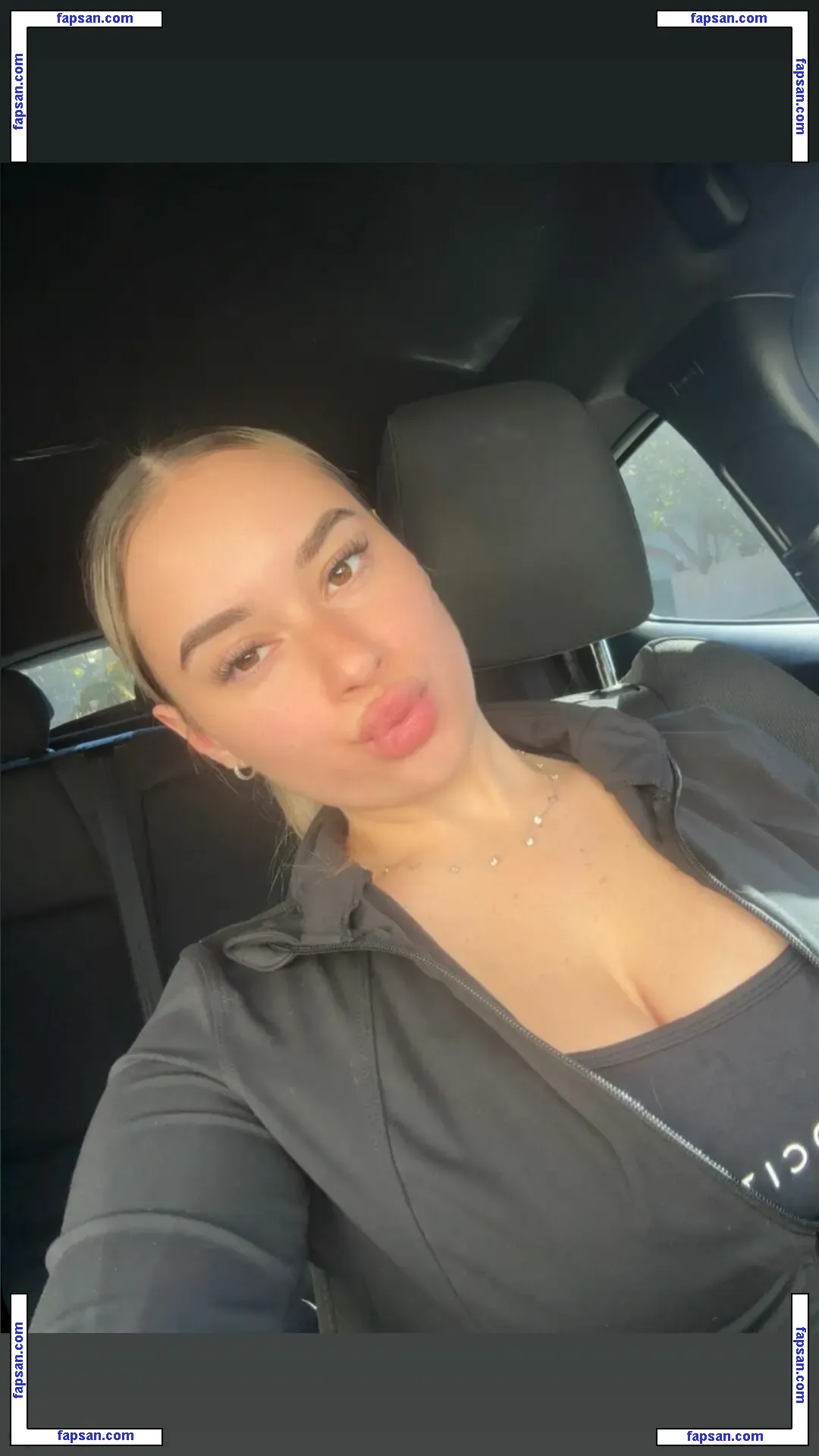 Lillyahna Solway nude photo #0009 from OnlyFans