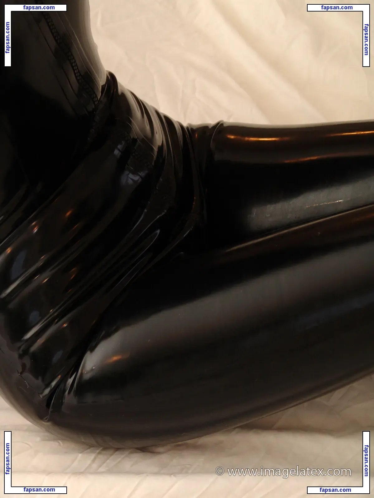 Lillyroma1982 nude photo #0066 from OnlyFans