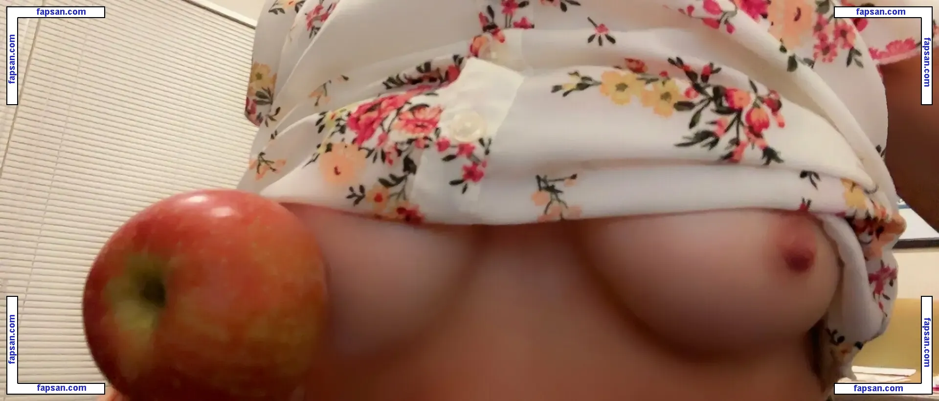 lilrosiedoll nude photo #0227 from OnlyFans