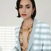 Lily Collins голая #0974