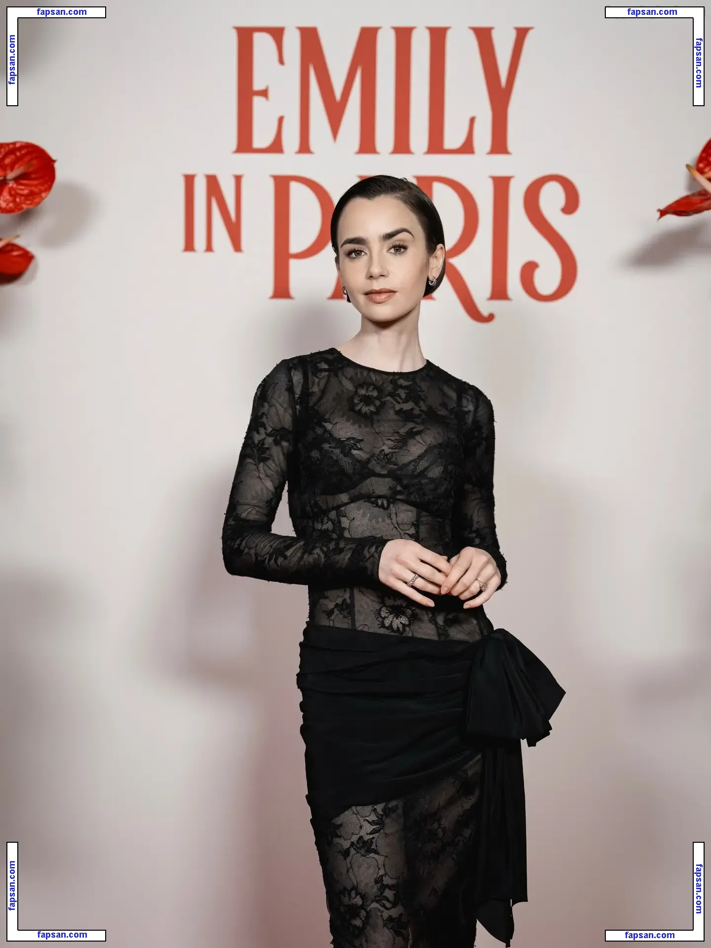 Lily Collins голая фото #1129 с Онлифанс