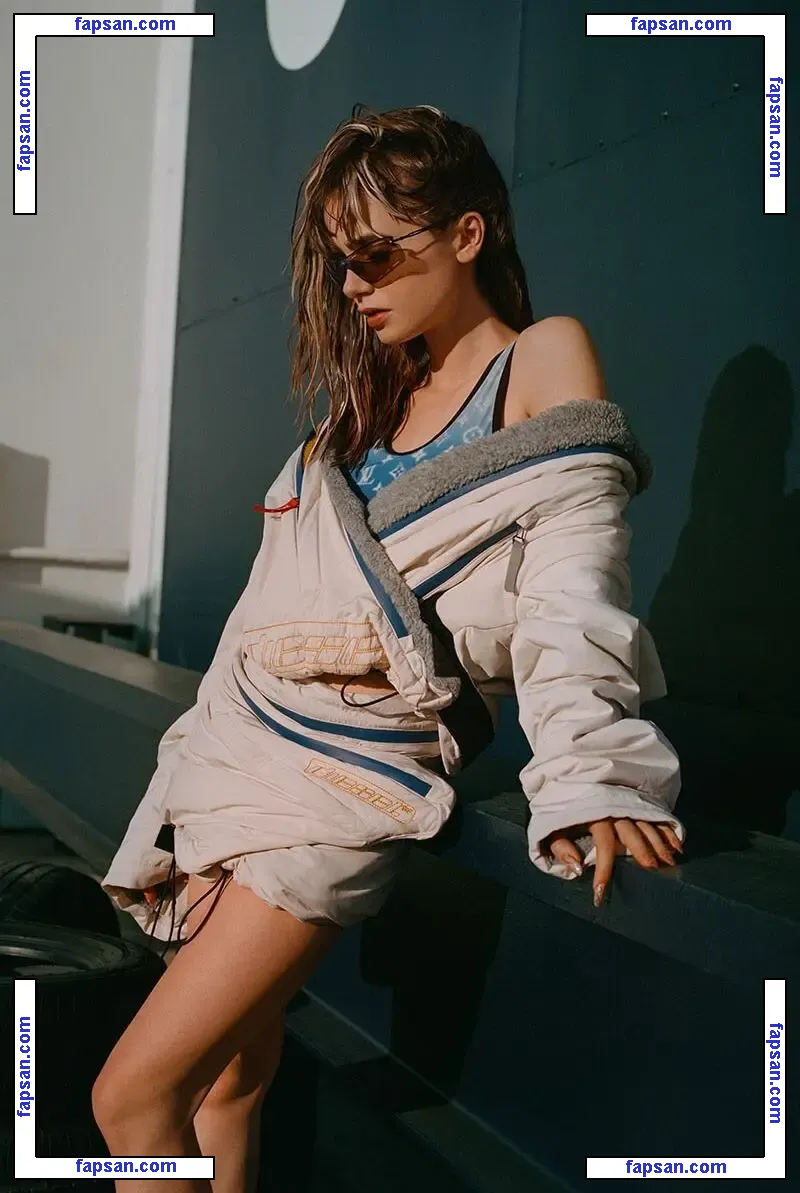 Lily Collins nude photo #1152 from OnlyFans