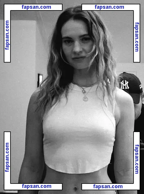 Lily James голая фото #1840 с Онлифанс