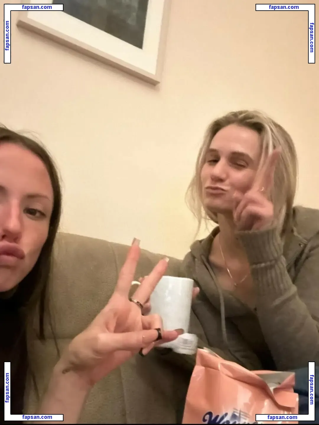 Lily Mo Sheen голая фото #0020 с Онлифанс