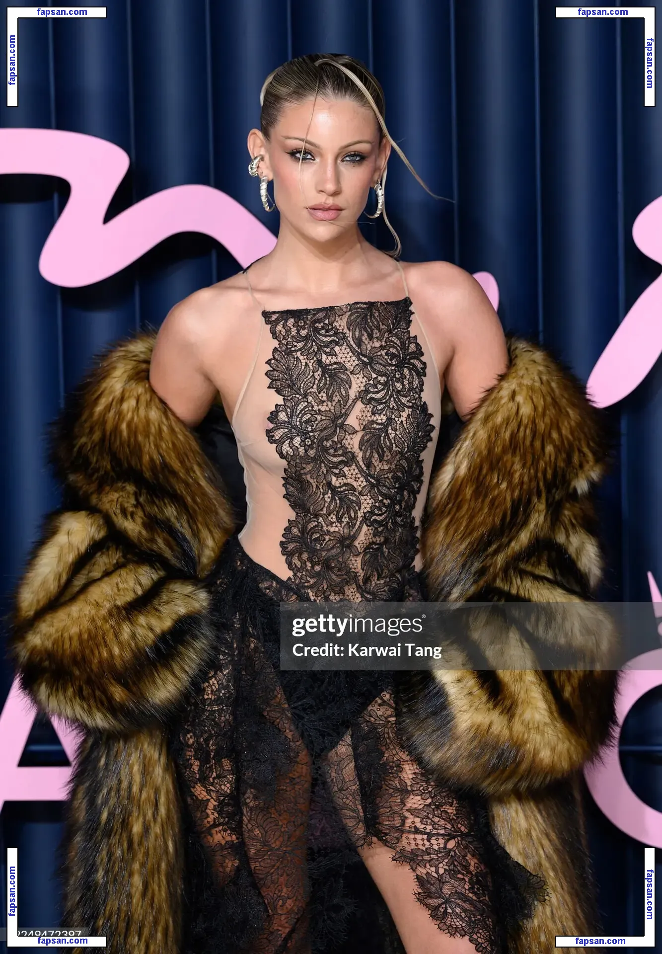 Lily Rowland голая фото #0066 с Онлифанс