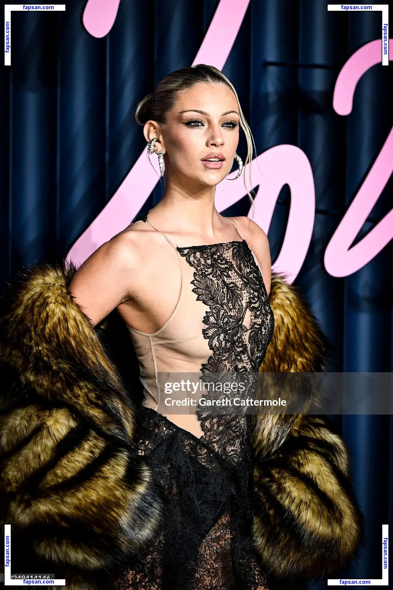 Lily Rowland голая фото #0067 с Онлифанс