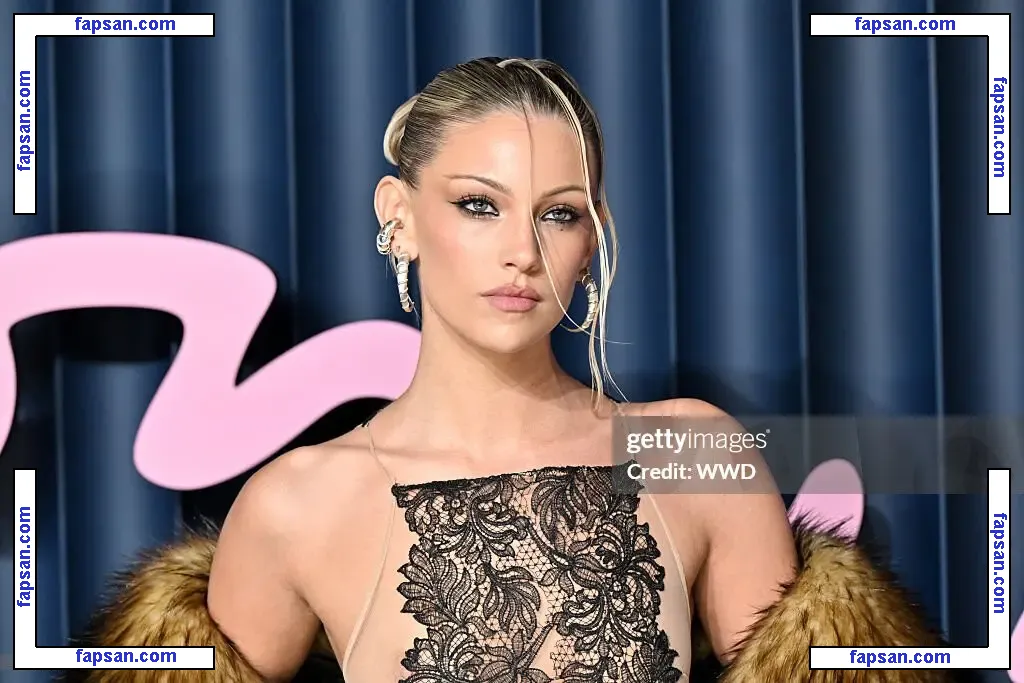 Lily Rowland голая фото #0071 с Онлифанс