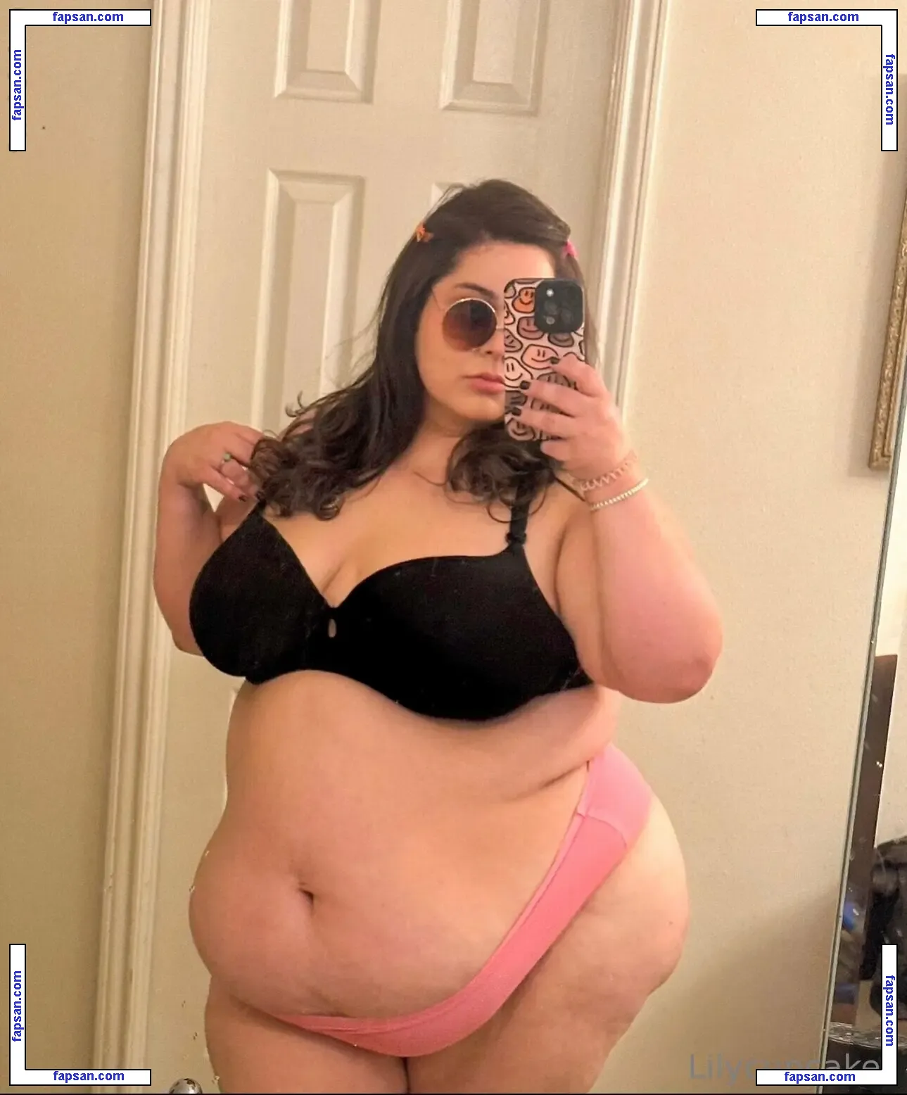 lilycupcakes nude photo #0032 from OnlyFans