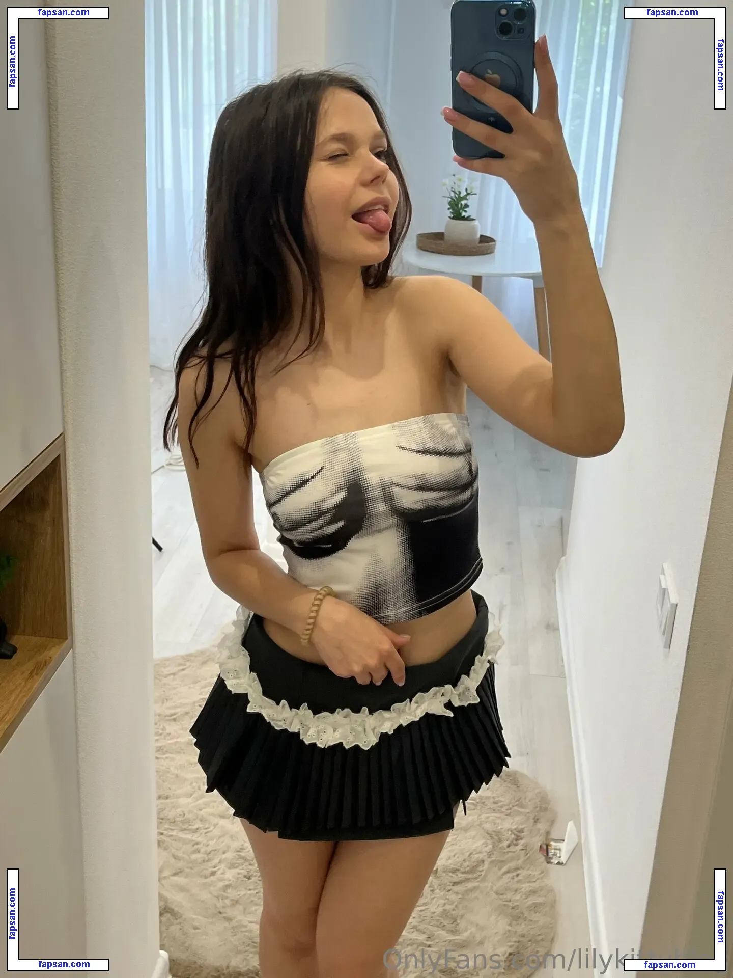 lilykittyblog nude photo #0004 from OnlyFans