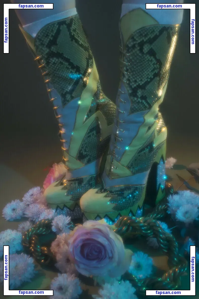 Lilymark голая фото #0061 с Онлифанс