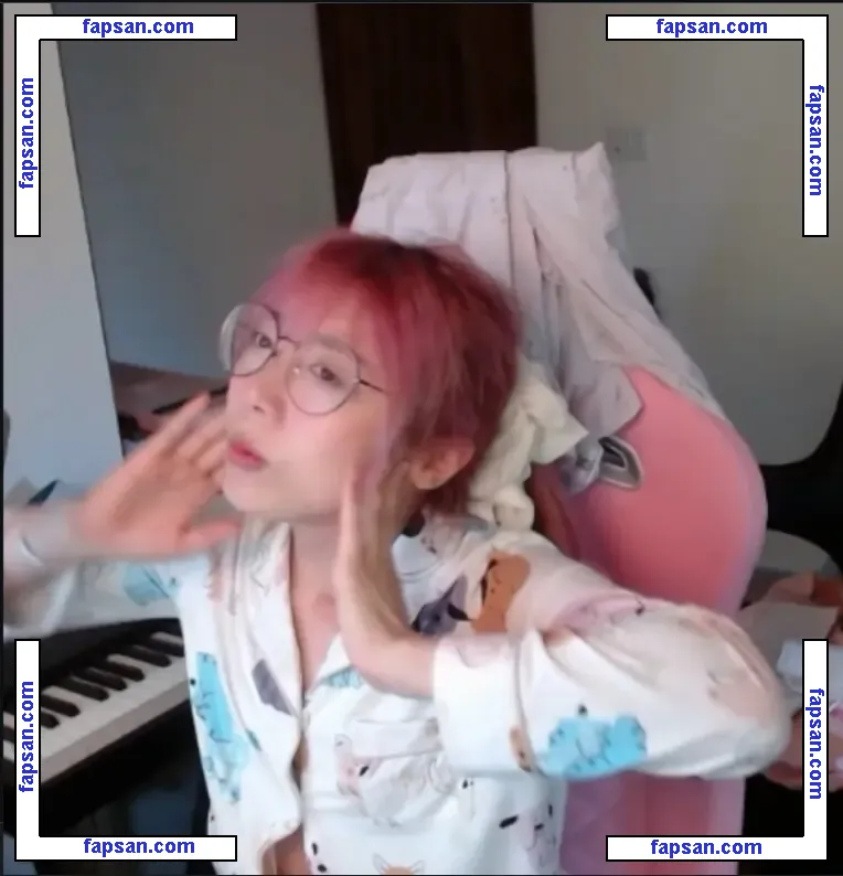 LilyPichu голая фото #0651 с Онлифанс