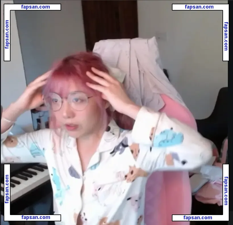 LilyPichu голая фото #0659 с Онлифанс