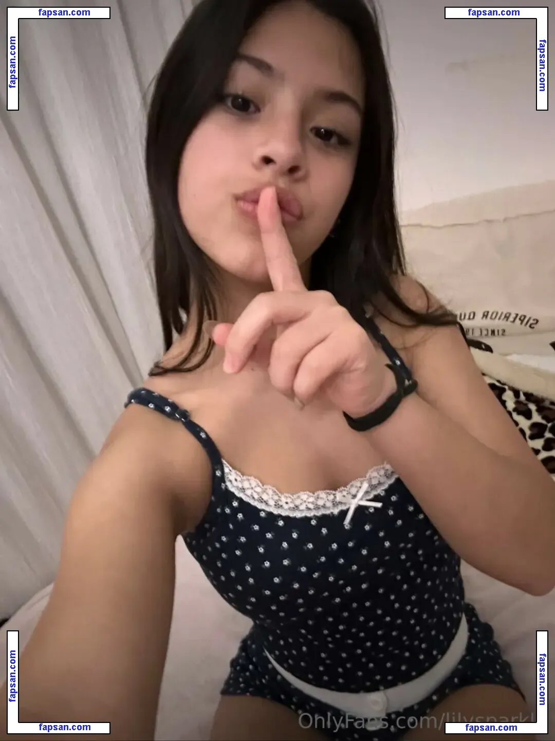 Lilysparkly голая фото #0003 с Онлифанс