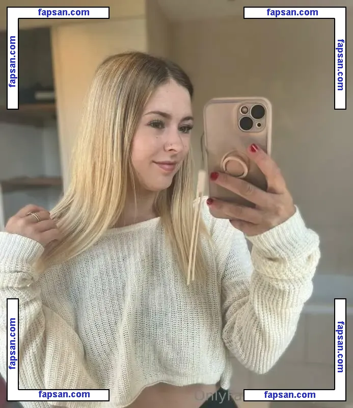 LilyVIP nude photo #0002 from OnlyFans