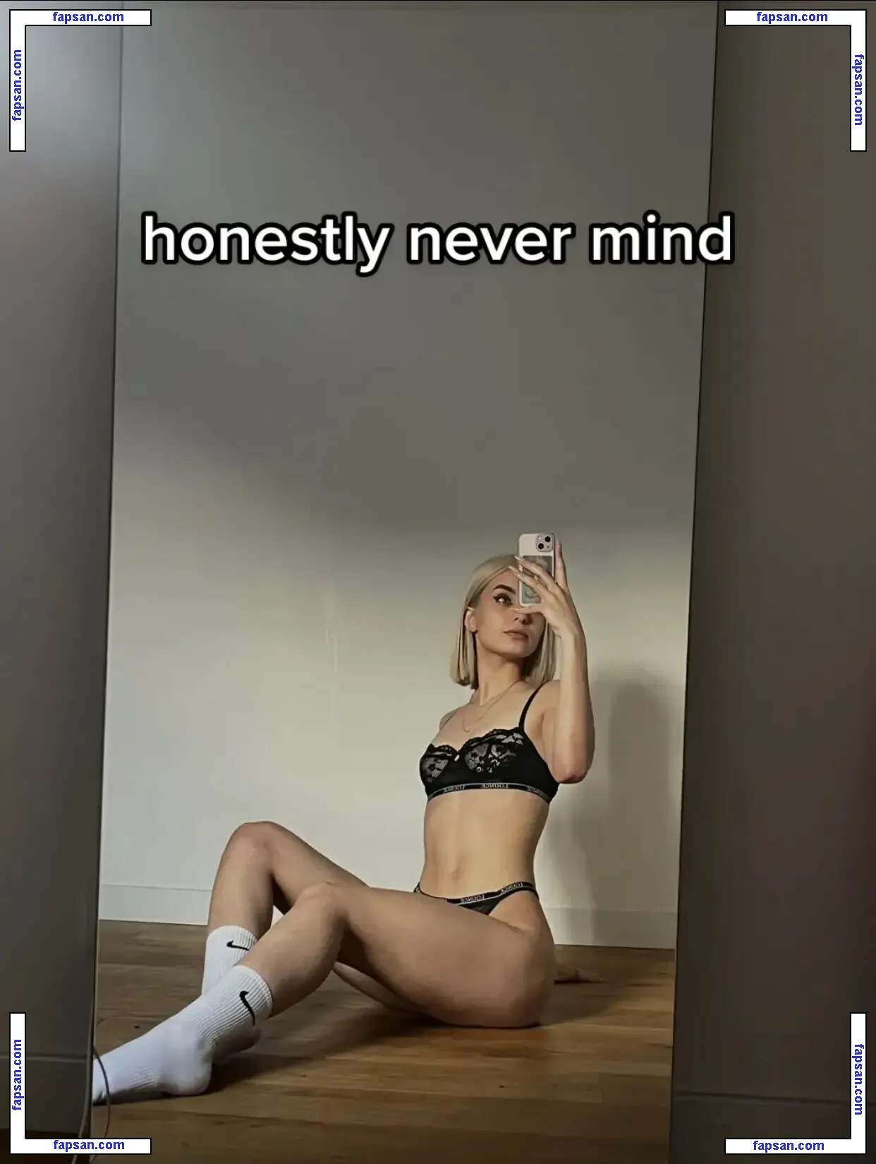 Lina Hsly nude photo #0001 from OnlyFans