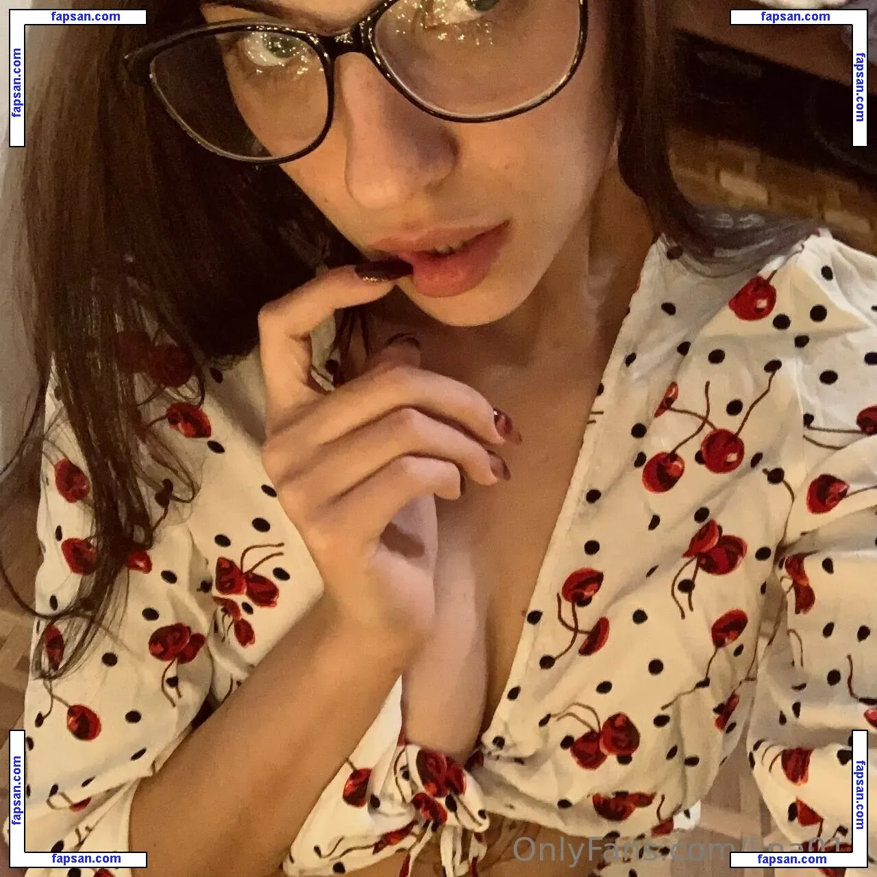 lina013 nude photo #0001 from OnlyFans