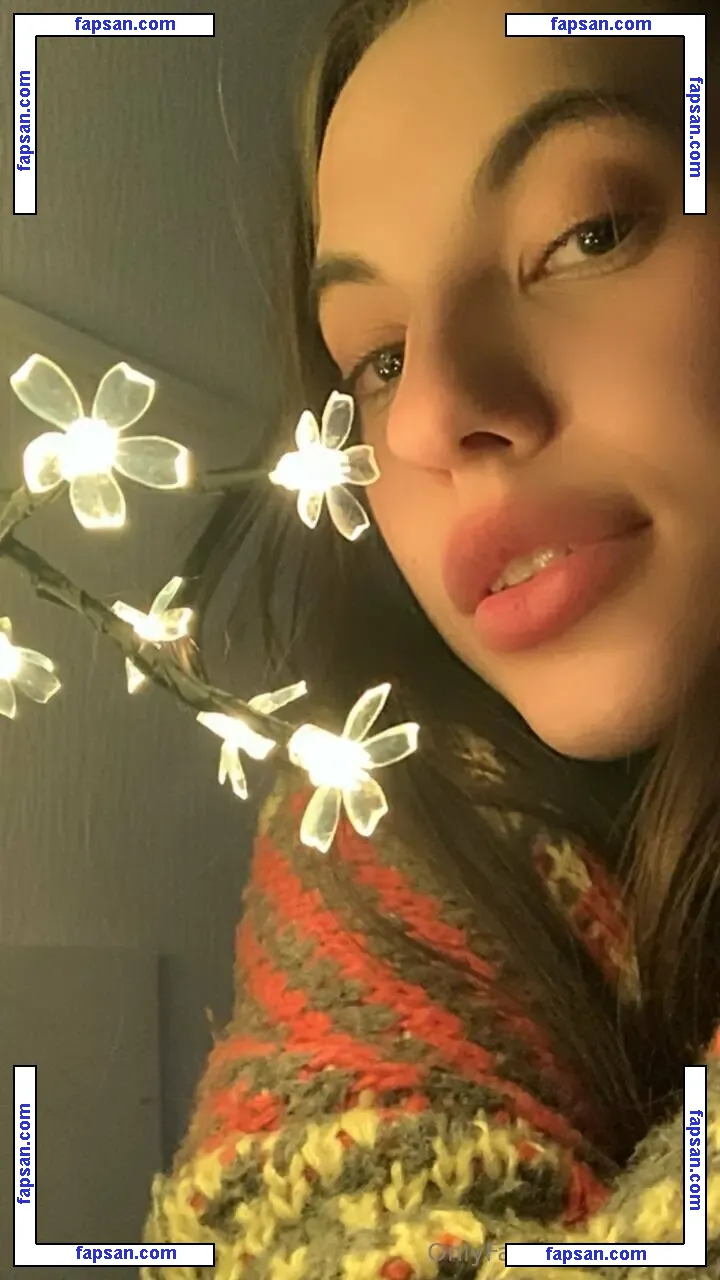lina013 nude photo #0002 from OnlyFans