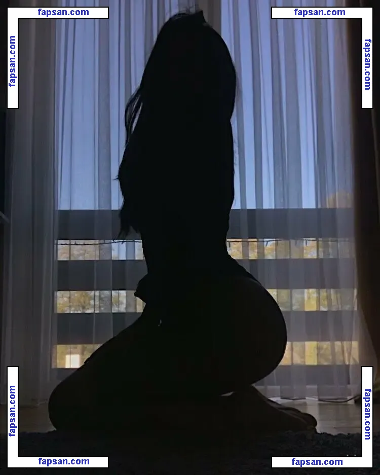 linabliss nude photo #0021 from OnlyFans