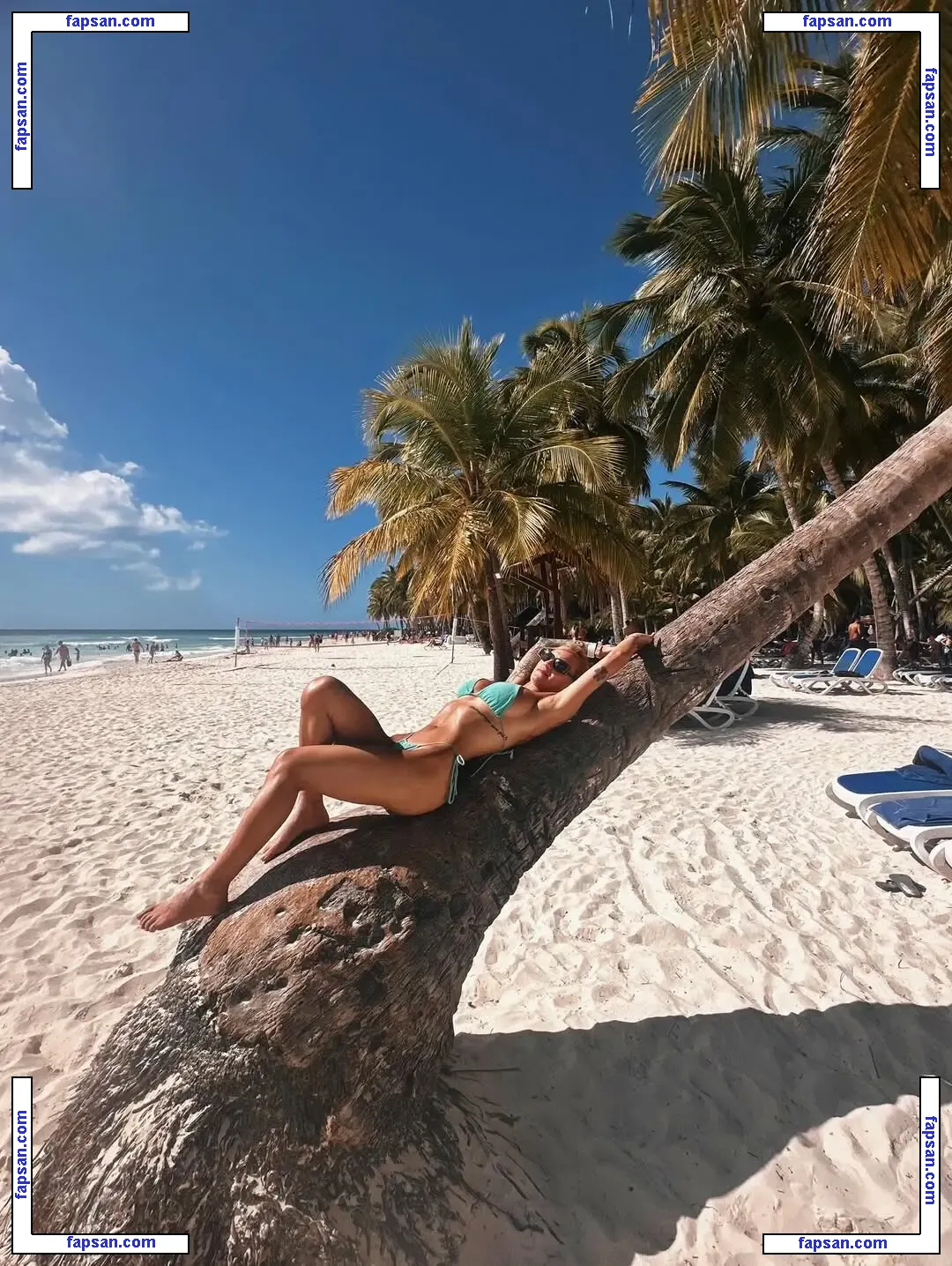 Linda Fioretti nude photo #0035 from OnlyFans