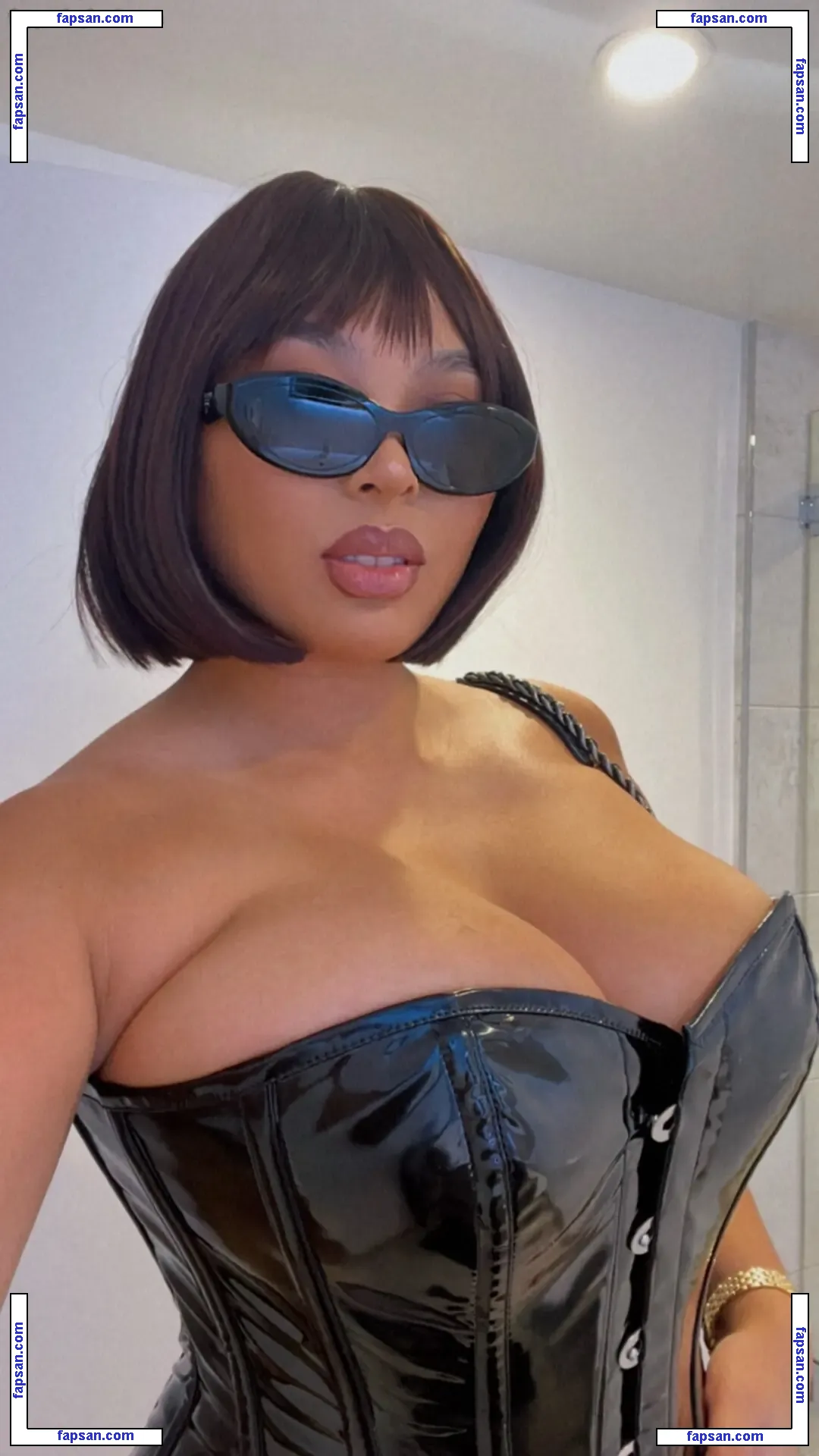 Linda Vo nude photo #0167 from OnlyFans