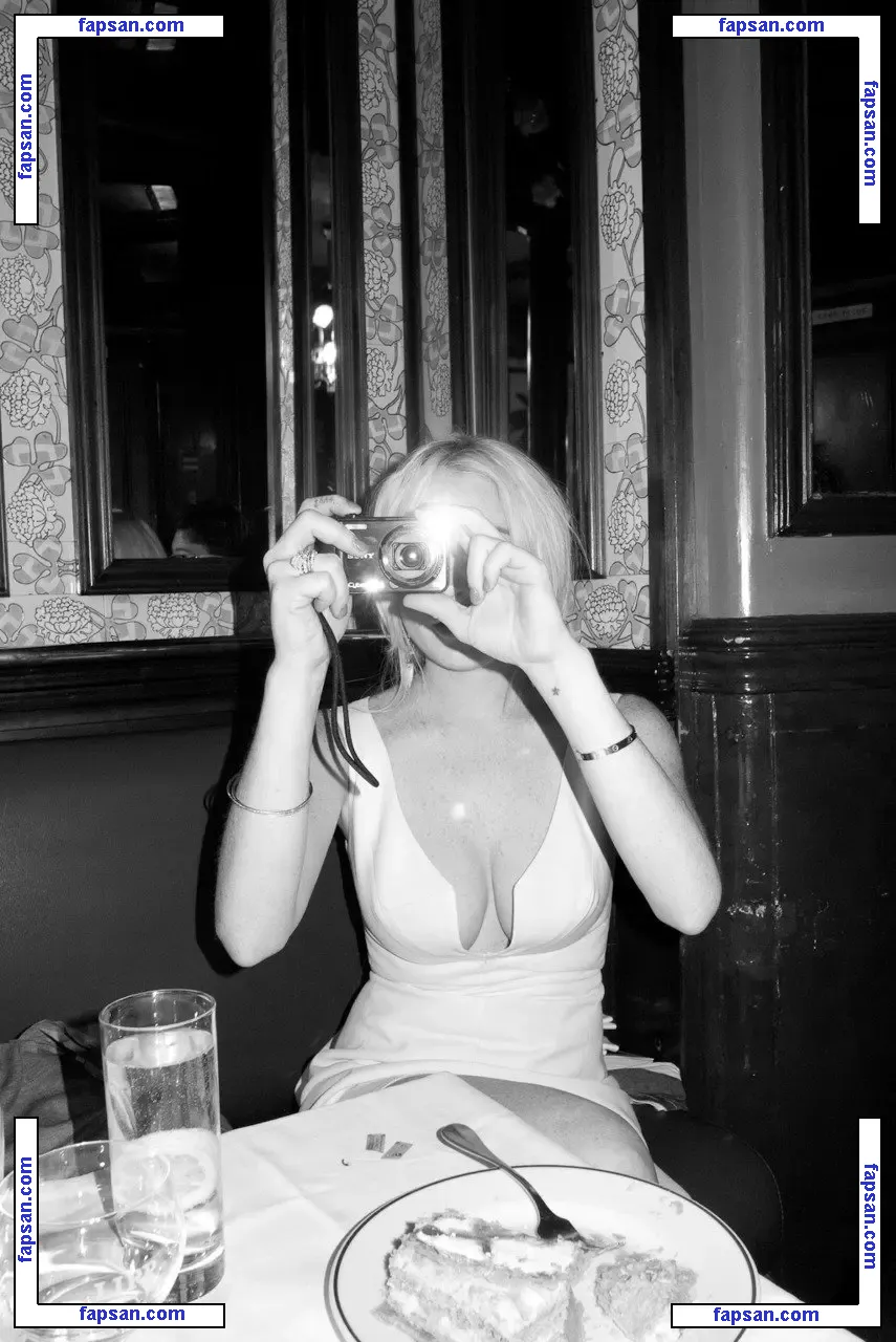 Lindsay Lohan голая фото #0423 с Онлифанс
