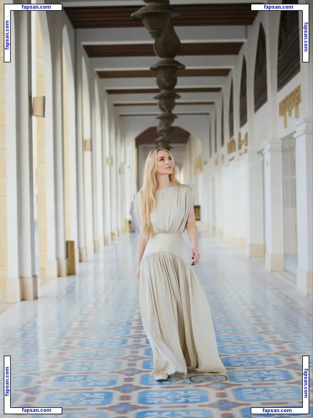 Lindsay Lohan nude photo #2948 from OnlyFans