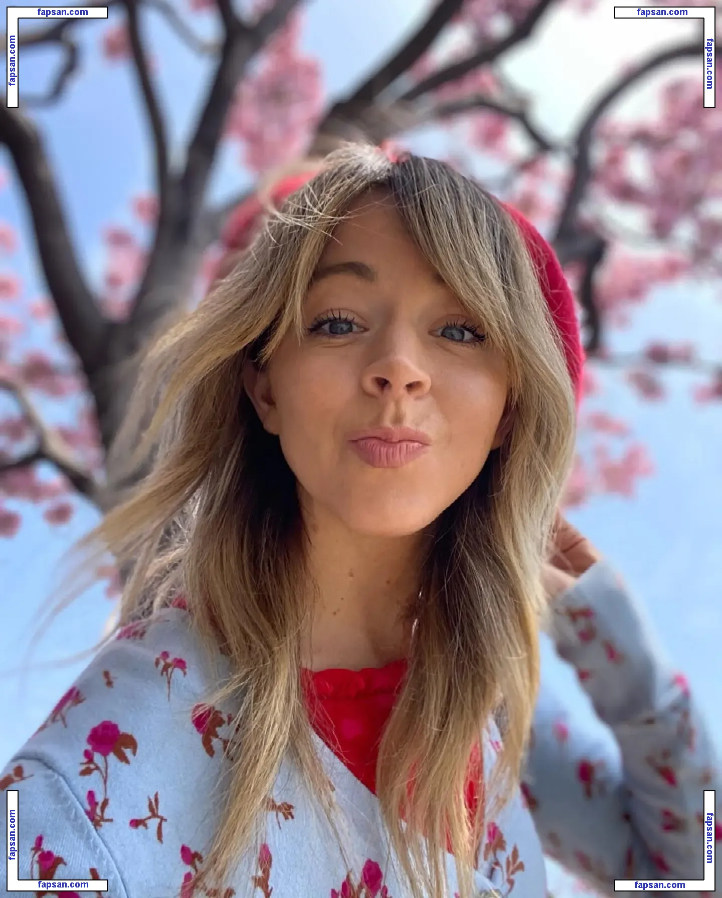 Lindsey Stirling nude photo #0223 from OnlyFans