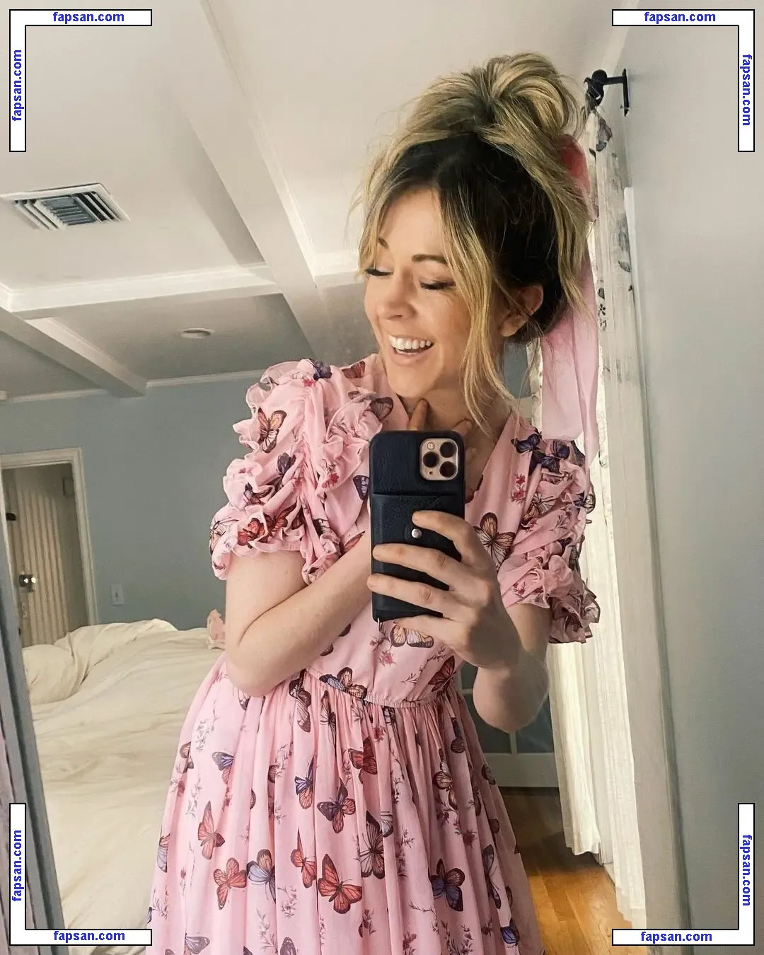 Lindsey Stirling nude photo #0240 from OnlyFans