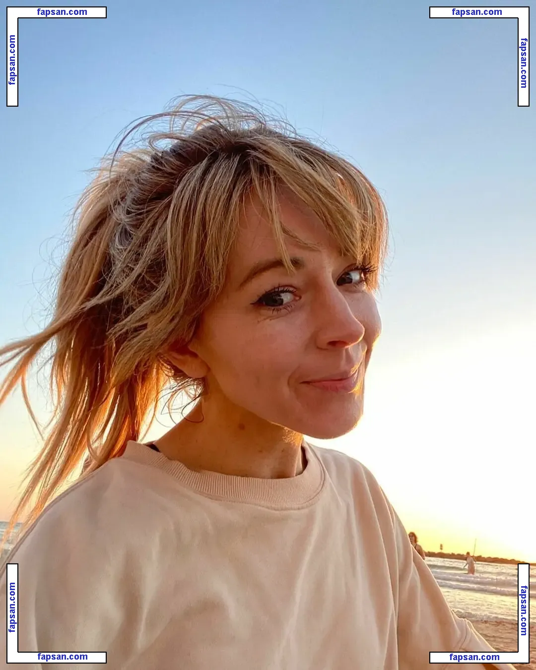 Lindsey Stirling nude photo #0259 from OnlyFans