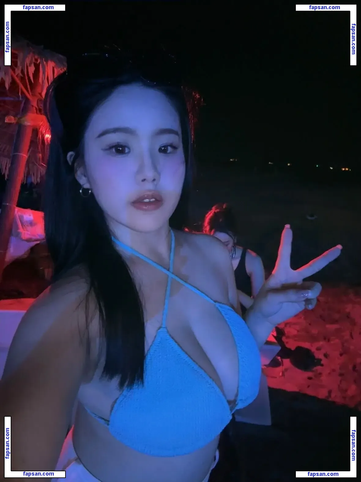 ling_00_ee nude photo #0009 from OnlyFans