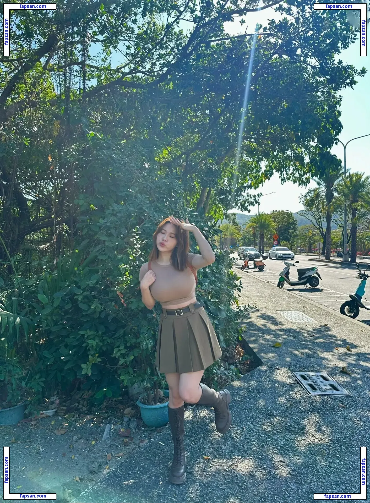 ling_00_ee nude photo #0039 from OnlyFans