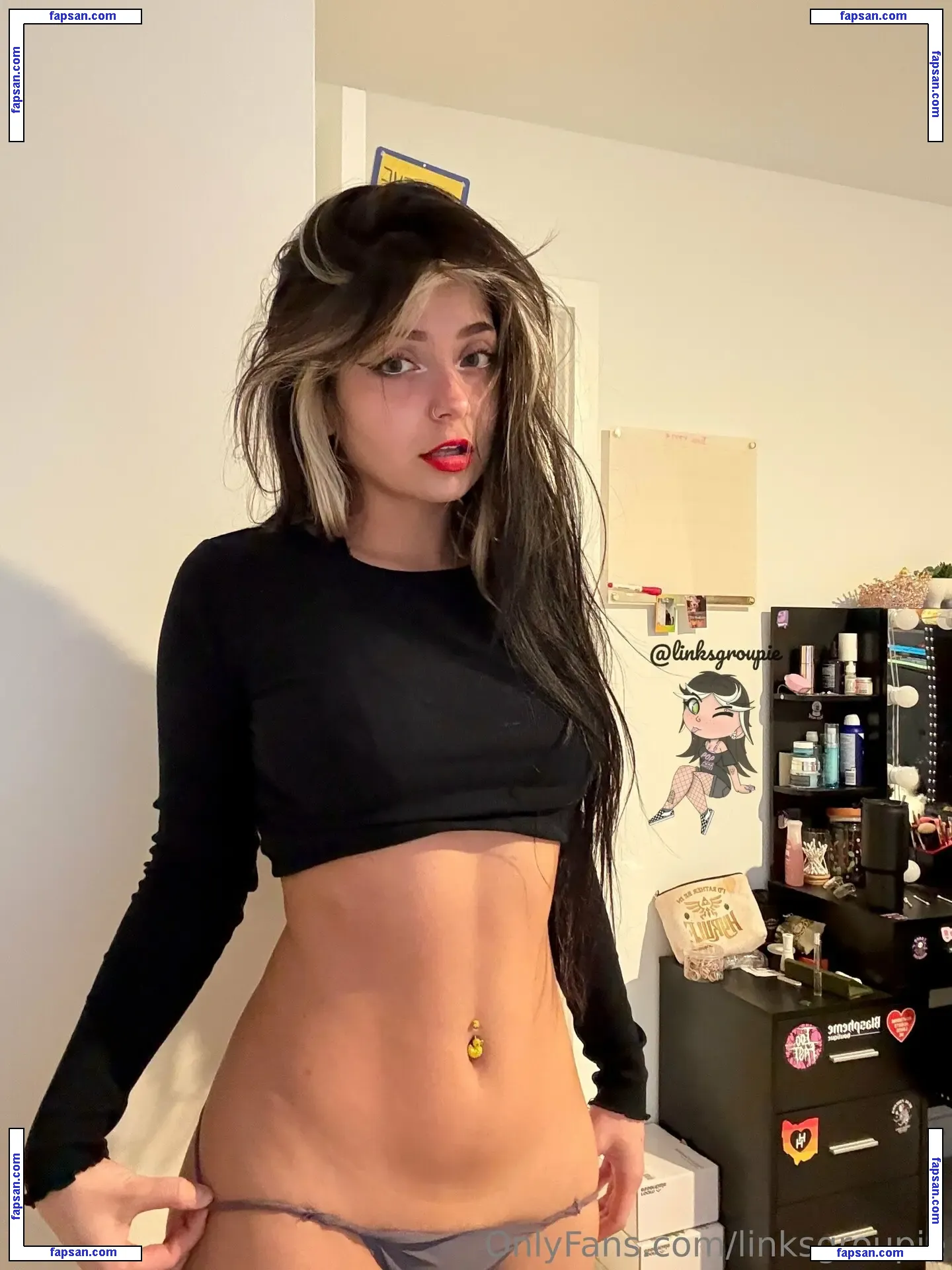 linksgroupie nude photo #0991 from OnlyFans