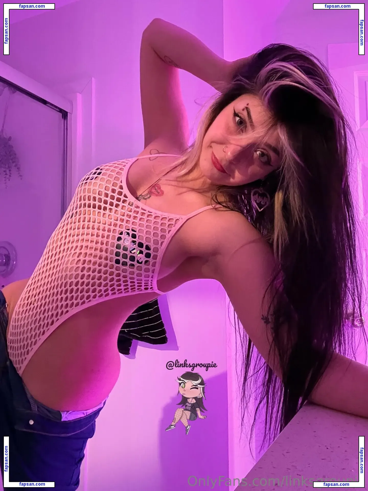 linksgroupie nude photo #1143 from OnlyFans