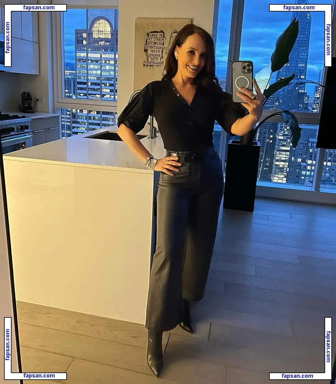 Lisa Ann nude photo #0803 from OnlyFans