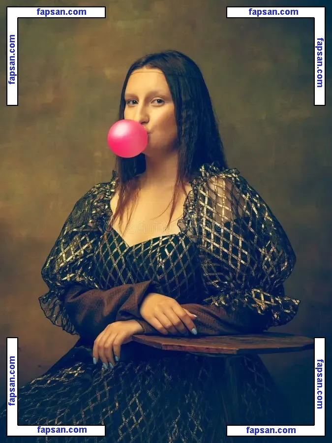 Lisa Dark nude photo #0003 from OnlyFans