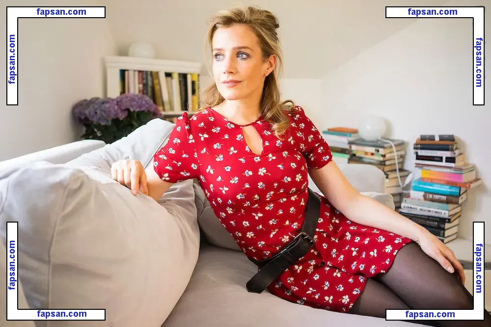 Lisa Dwan nude photo #0002 from OnlyFans