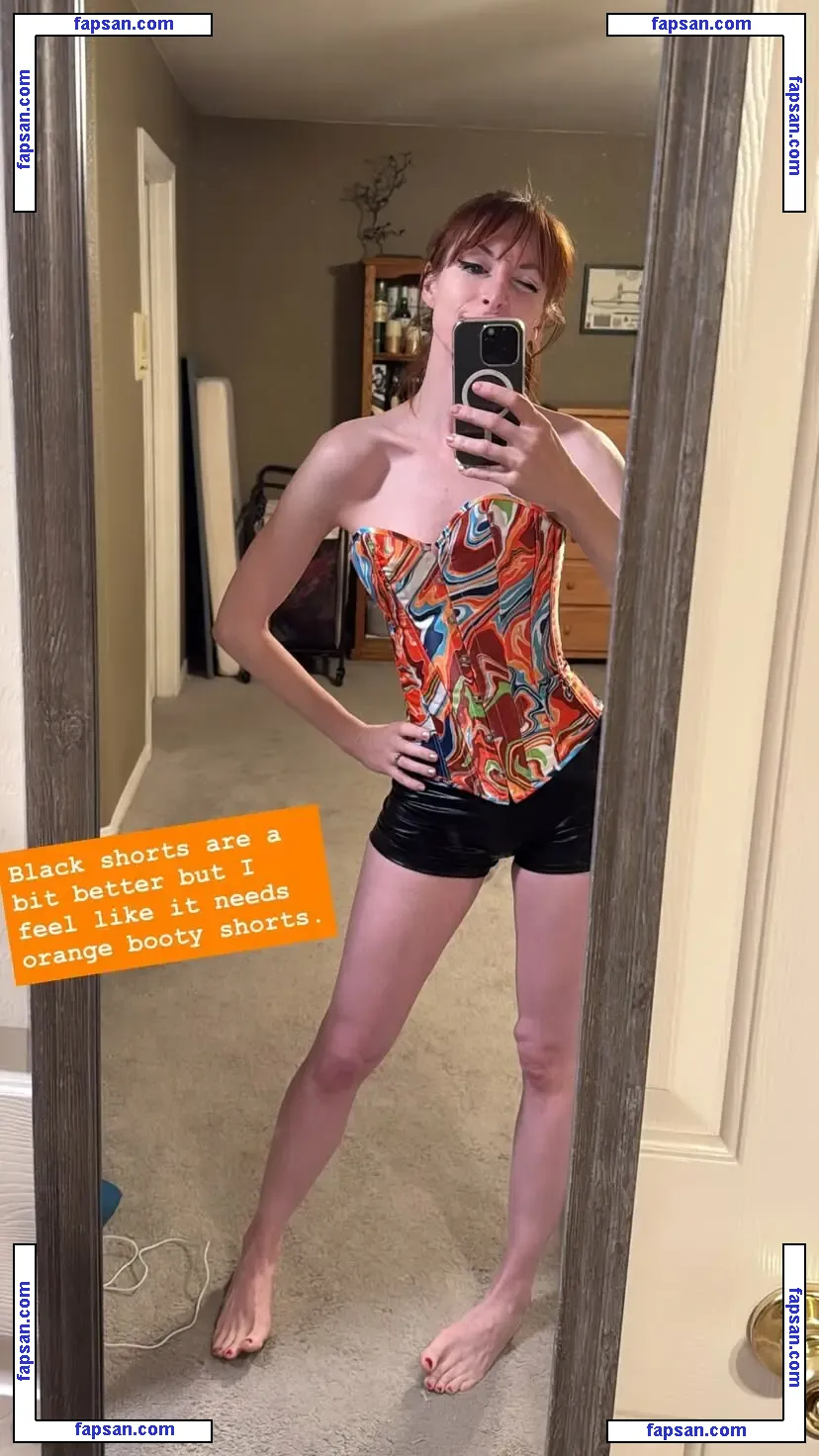 Lisa Foiles nude photo #0068 from OnlyFans