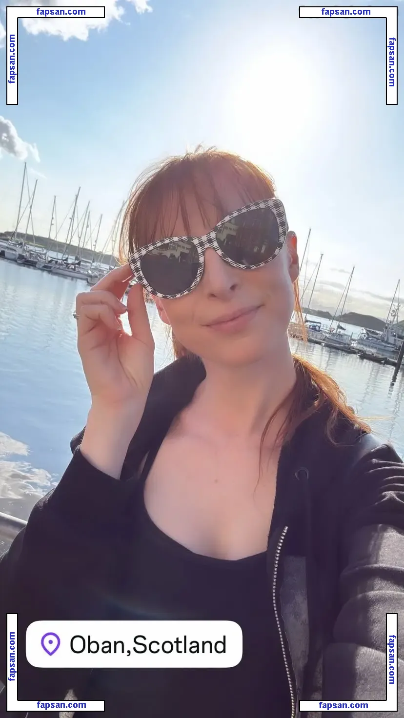 Lisa Foiles nude photo #0072 from OnlyFans